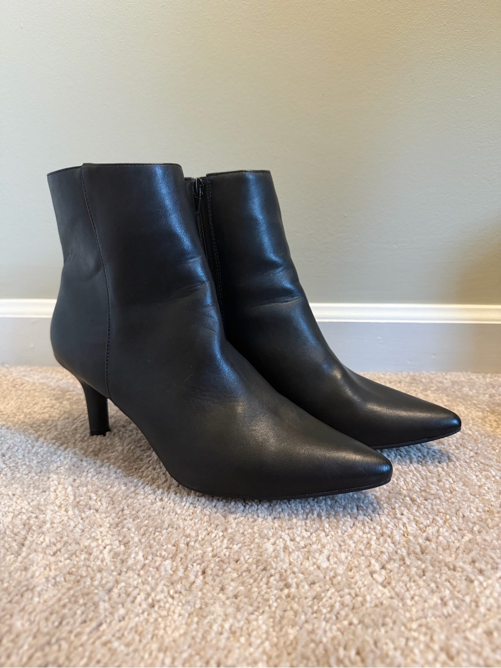 Rampage Women's Black Pointed-Toe Ankle Boots